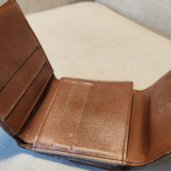 Louis Vuitton Monogram Portefeiulle Elise Trifold Wallet - Picture 5 of 10